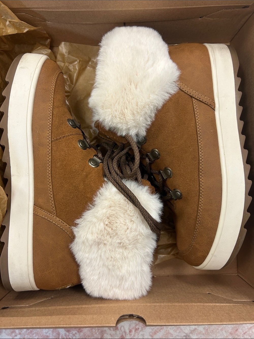 EUC Koolaburra Tan Suede Faux-Fur Collar Lace-Up Winter Boots - Picture 3 of 5